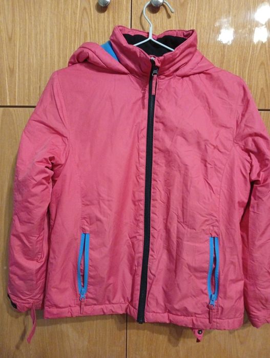 Kurtka i pakiet ubrań.