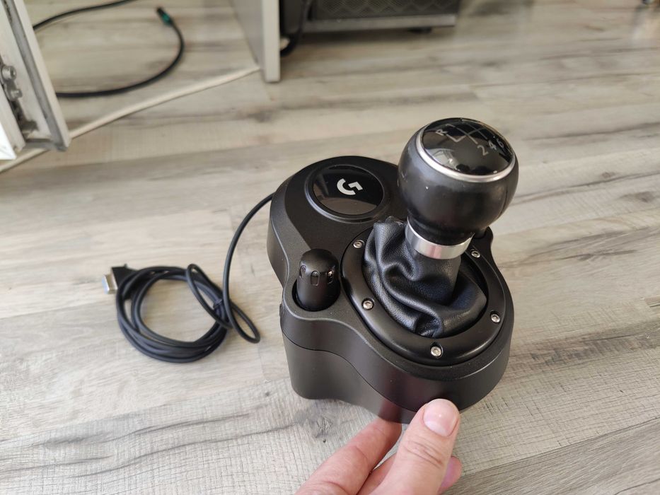 Коробка переключення передач для руля Logitech G Driving Force Shifter