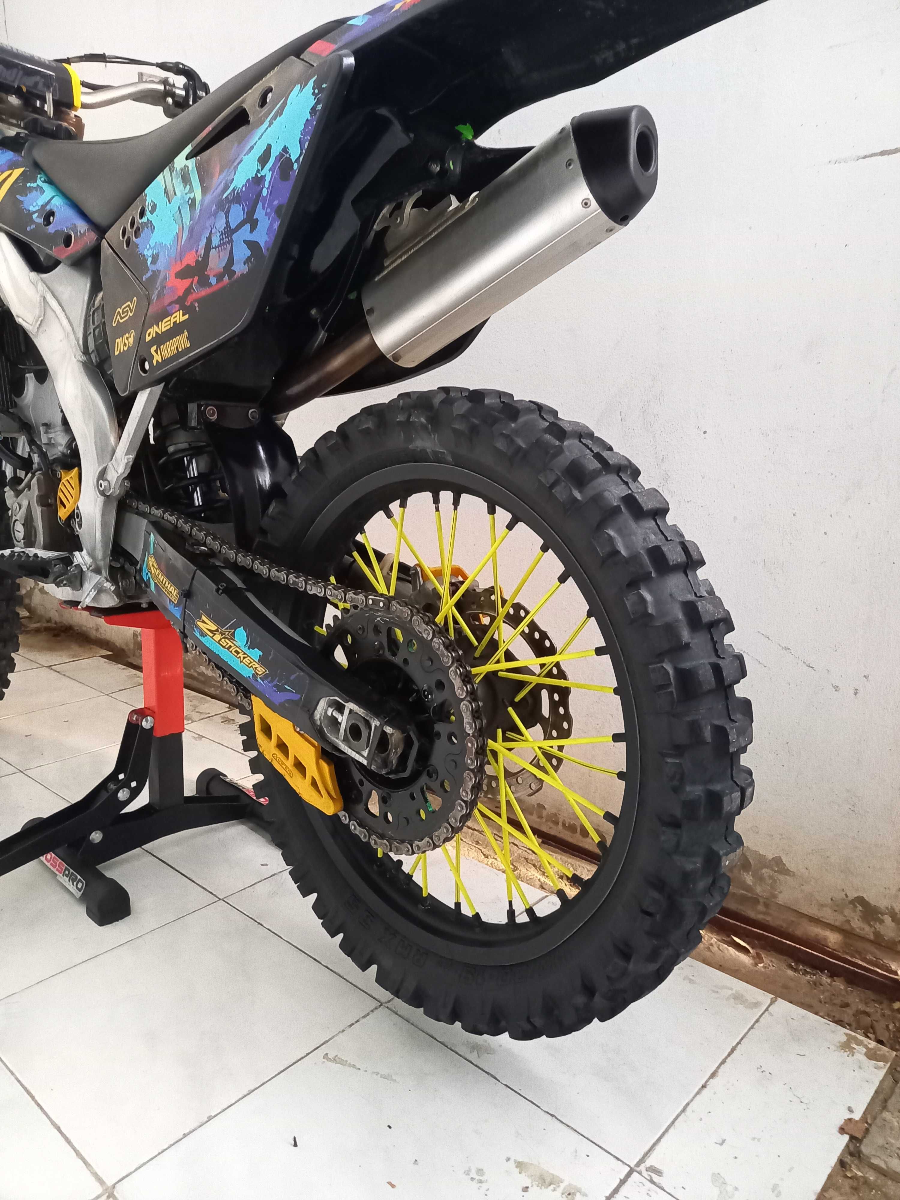 Kawasaki KXF 250 com 20H