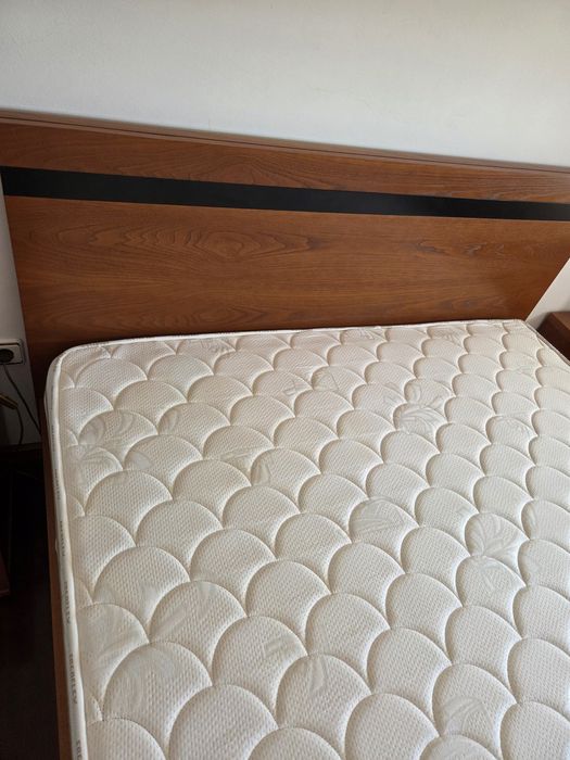 Móveis quarto sem cómoda. Colchão como novo