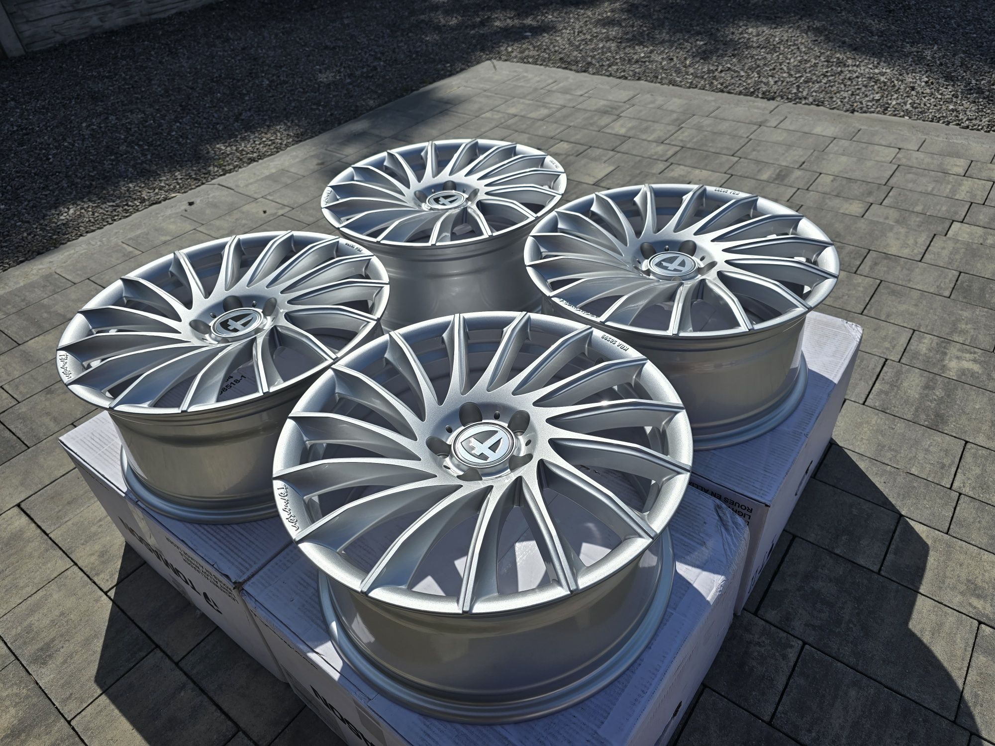 Tomason TN16 18" 5x112 Audi A4 B9 B8 B7 B6 A6 C8 C7 C6 Q5 Q3 A3 8V 8Y