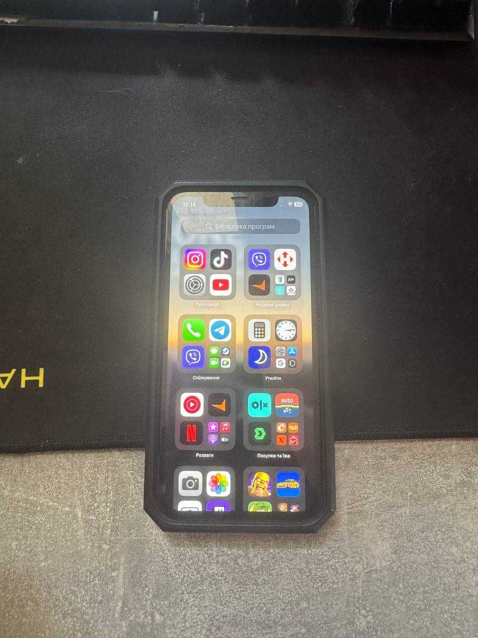 iphone xr 64 червоний  Б/В
