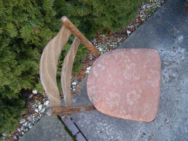 drewniane bukowe gięte krzesło siedzisko tapicerowane