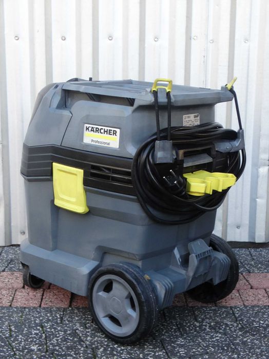 Odkurzacz Karcher NT 30/1 Tact Te * gniazdko elektronarzędzia