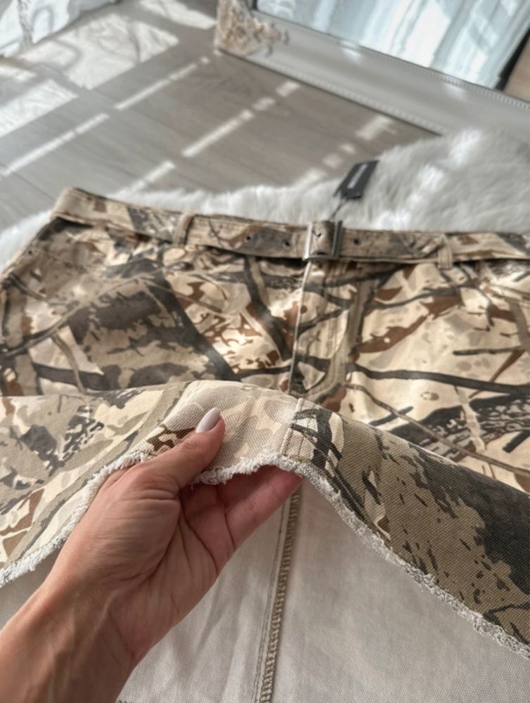 Plus/Size -Bawełniana spódnica mini cargo z nadrukiem kamuflażowym