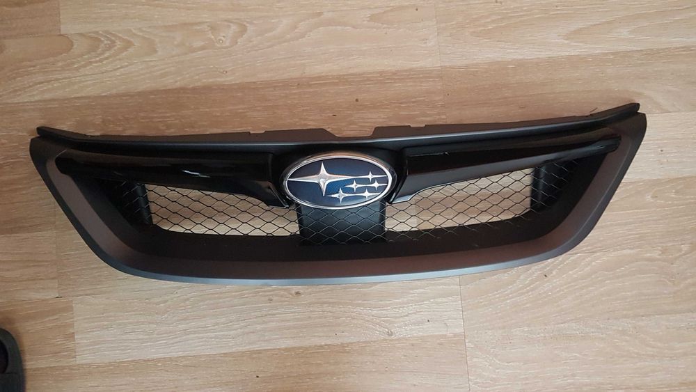 Atrapa grill Subaru Impreza STI 10-14