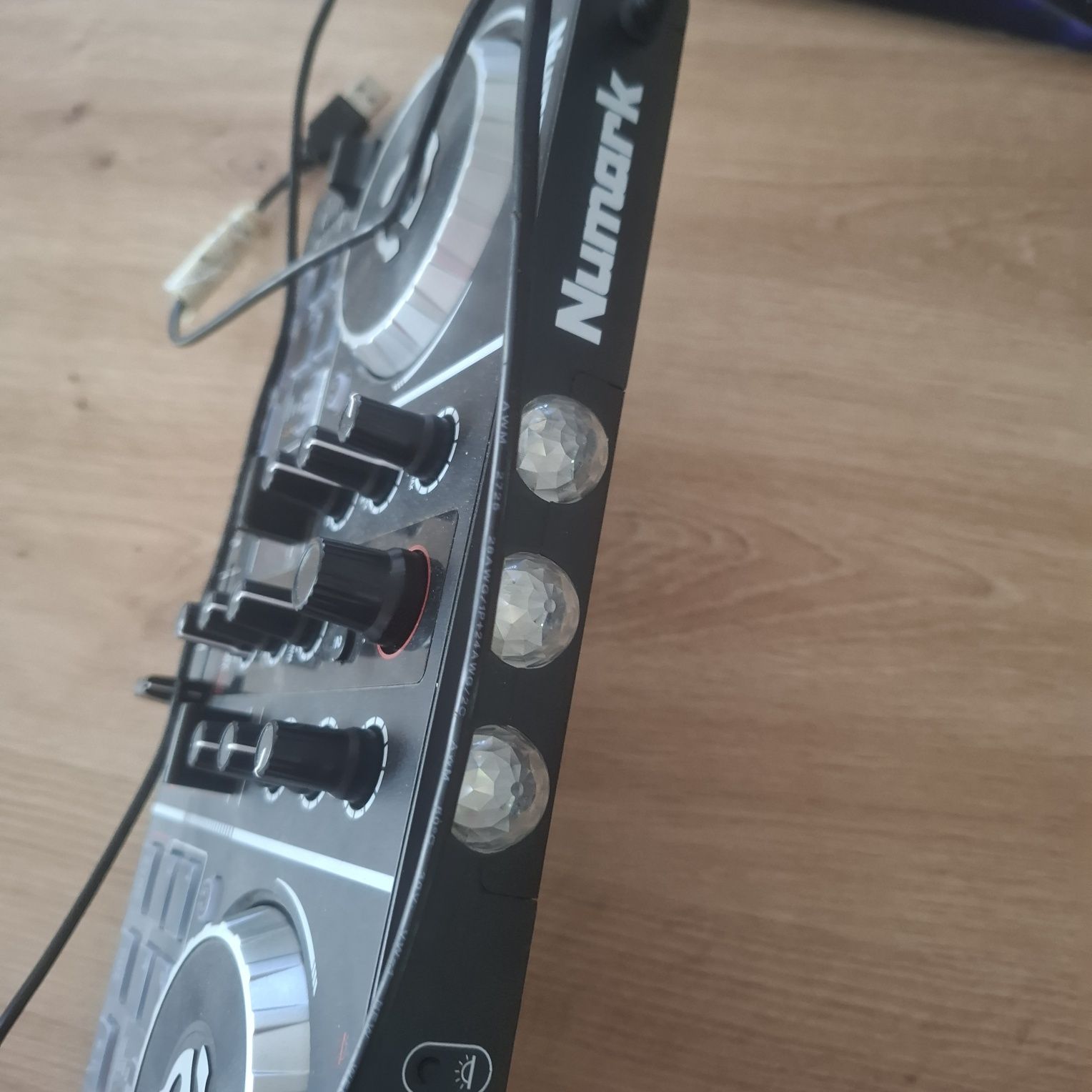 Numark Party mix