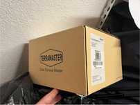 NAS TerraMaster F2-422 2-Bay 10GbE – NOVO