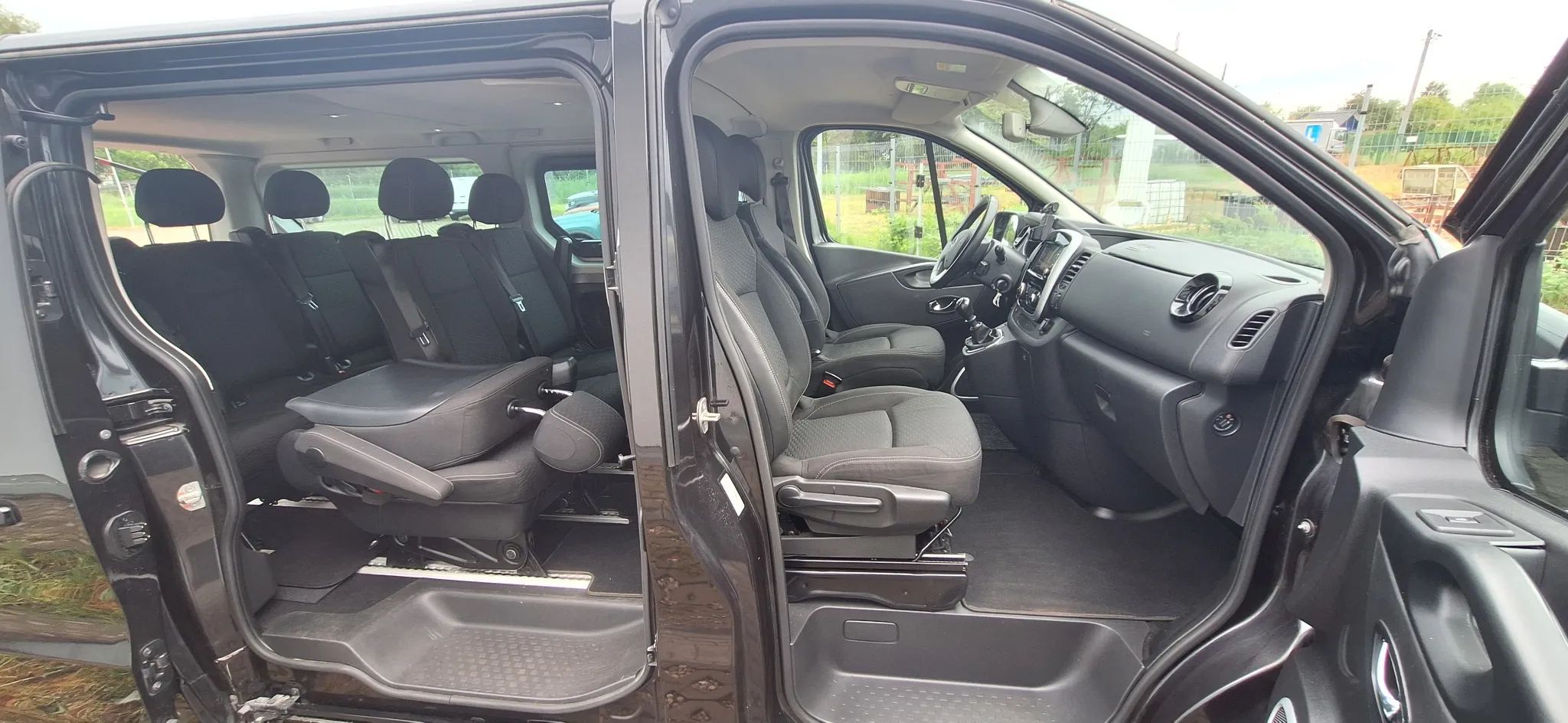 Opel Vivaro W najlepszej wersji, z polskiego salonu prywatny zadbany VIVARO TOURER