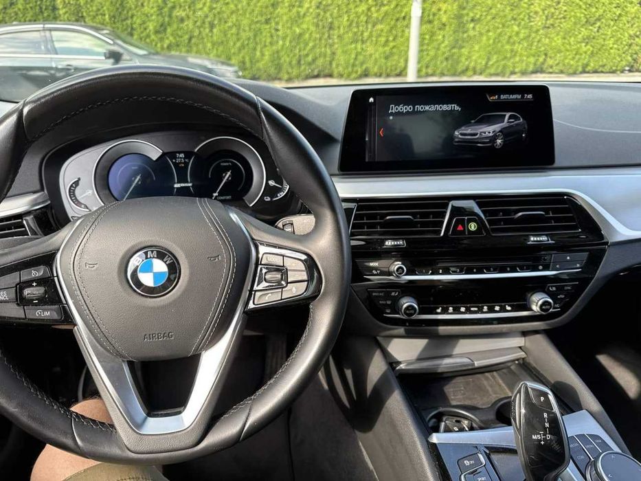 2019 BMW  530 2.0 гибрид