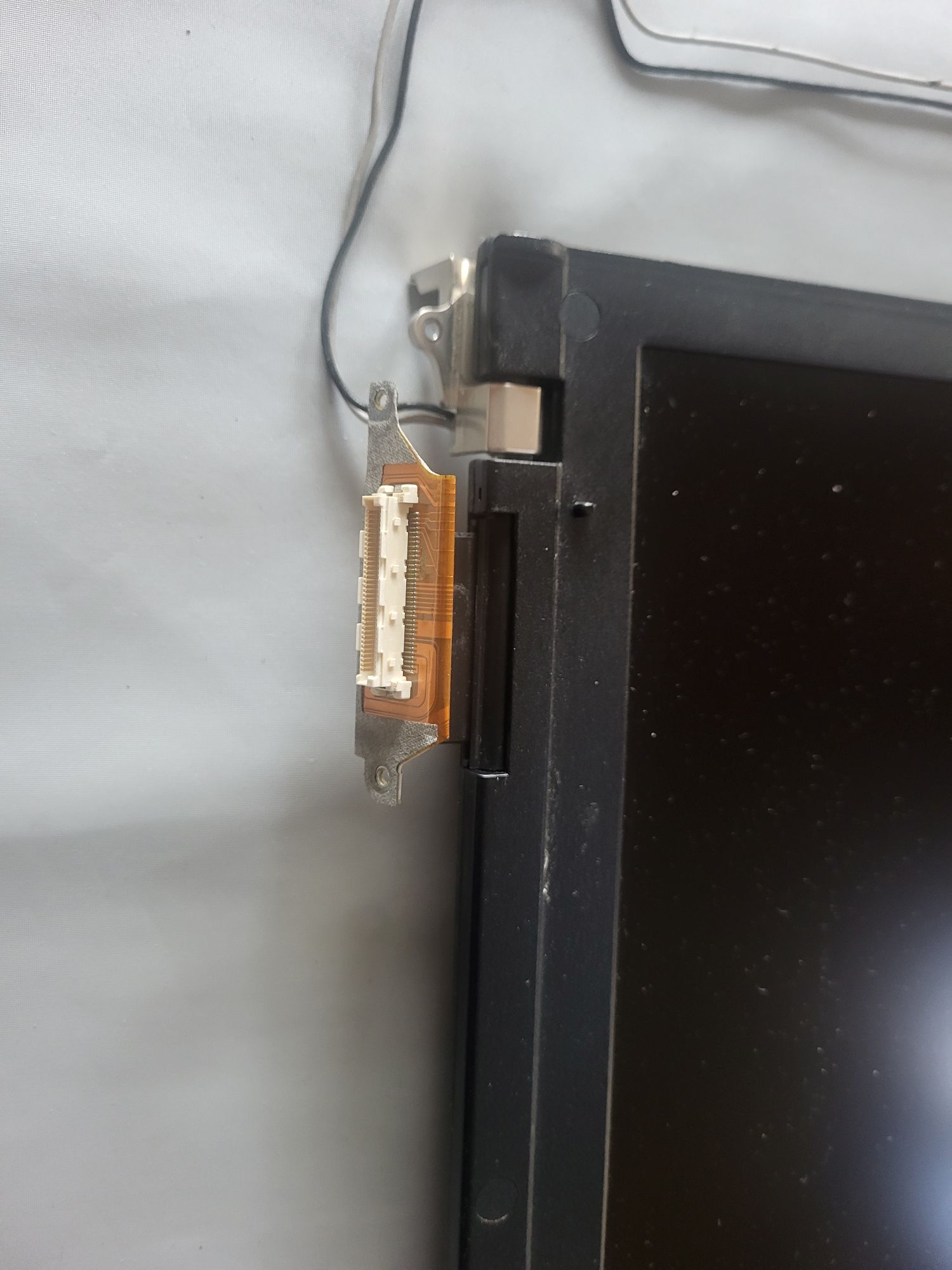 Sprzedam klapę matrycy do Laptopa LENOVO T40