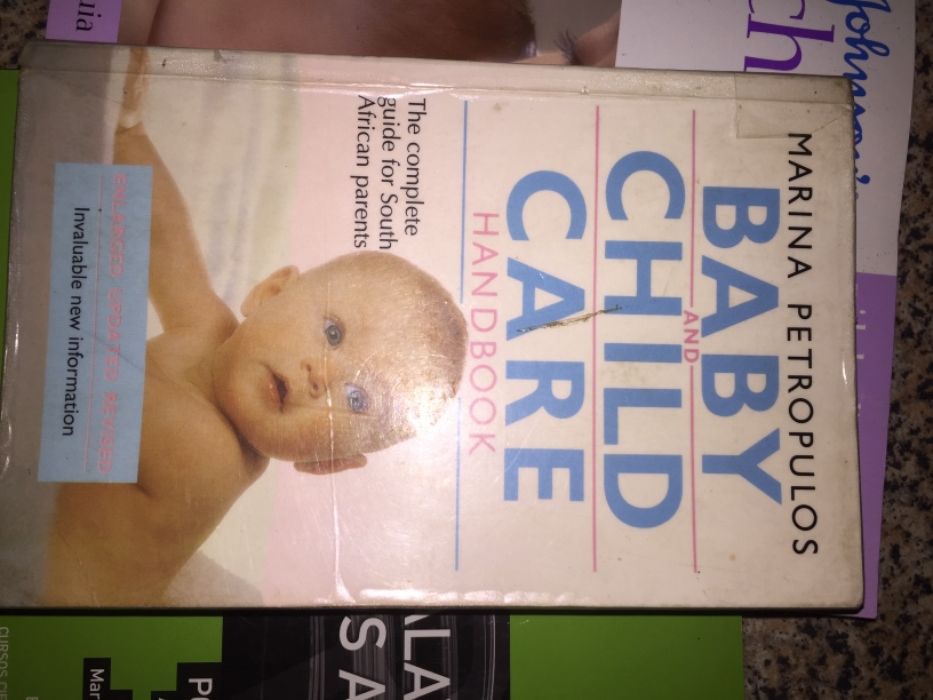 Baby and Child Care Handbook Cuidado criança e bebes