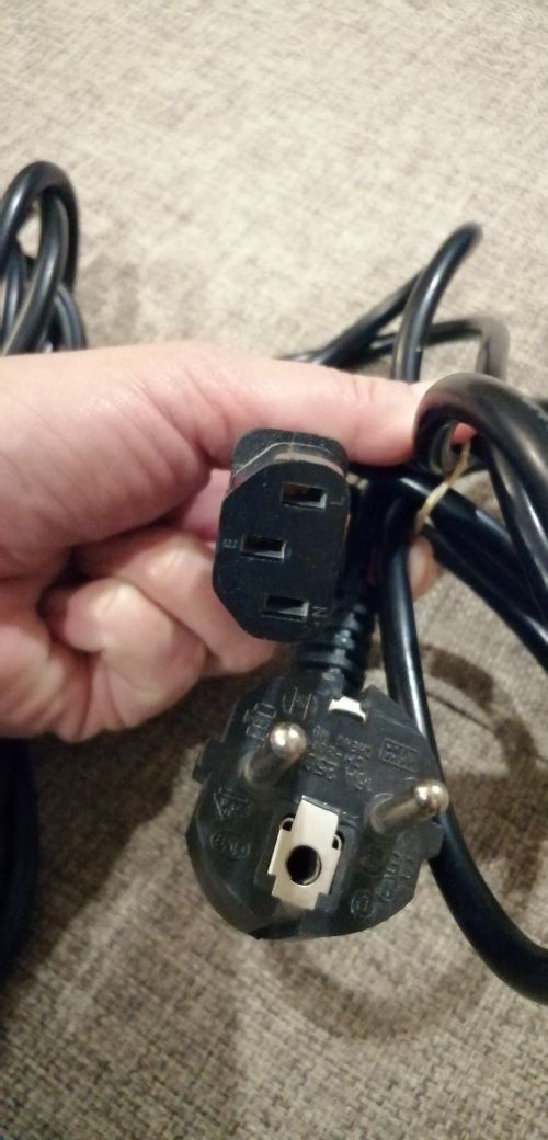 Komplet :kabel zasilający do komputera stacjonarnego i jego przedłużka