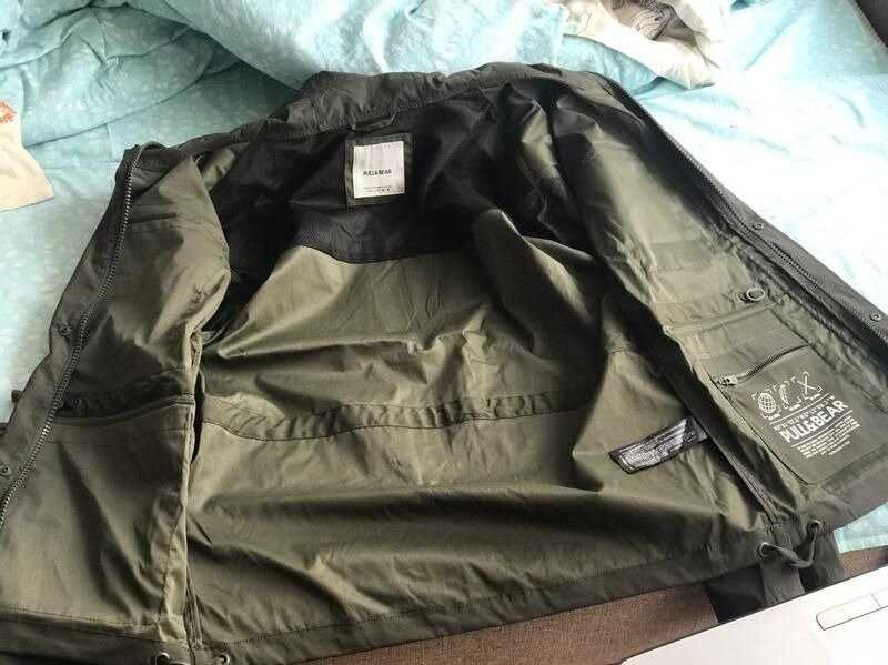Новая мужская куртка капюшон ветровка цвета хаки милитари Pull&Bear