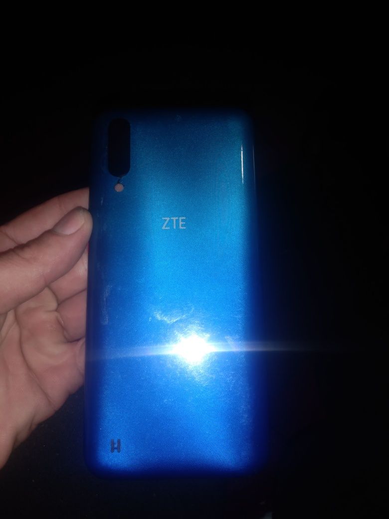 ZTE blade 2020 в хорошем состоянии