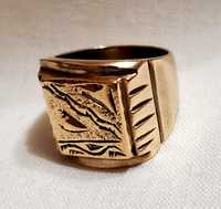 Перстень,печатка,кольцо золотого цвета с пробой большое времён ссср