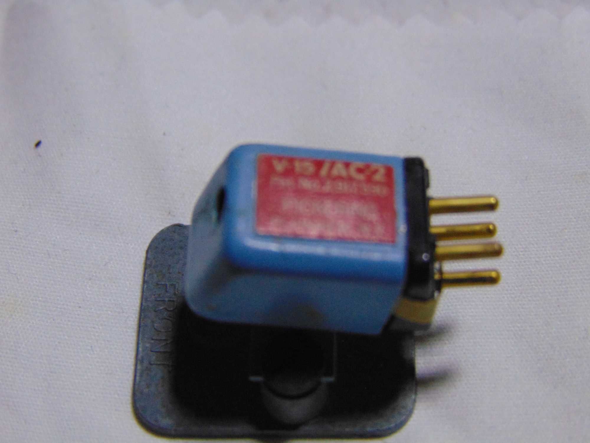 Duas cabeças pickering uma V15/AC2outra Pickering V15 AT2