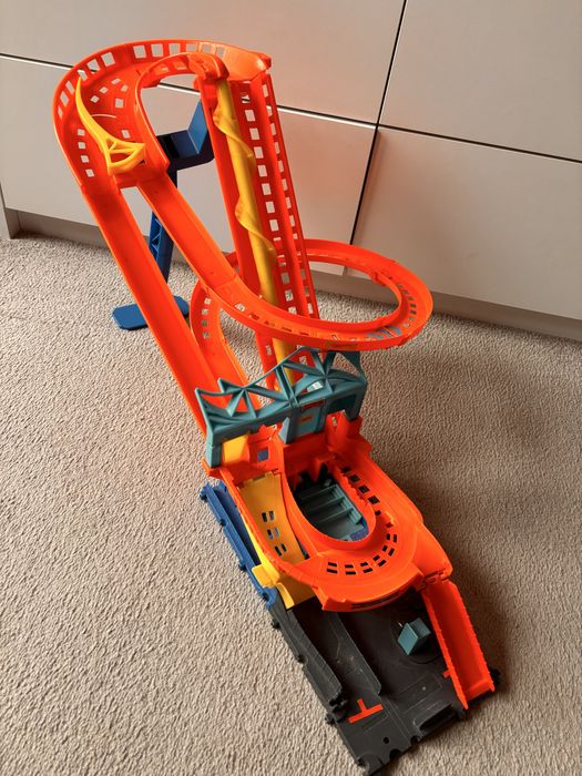 Hot Wheels Roller Coaster