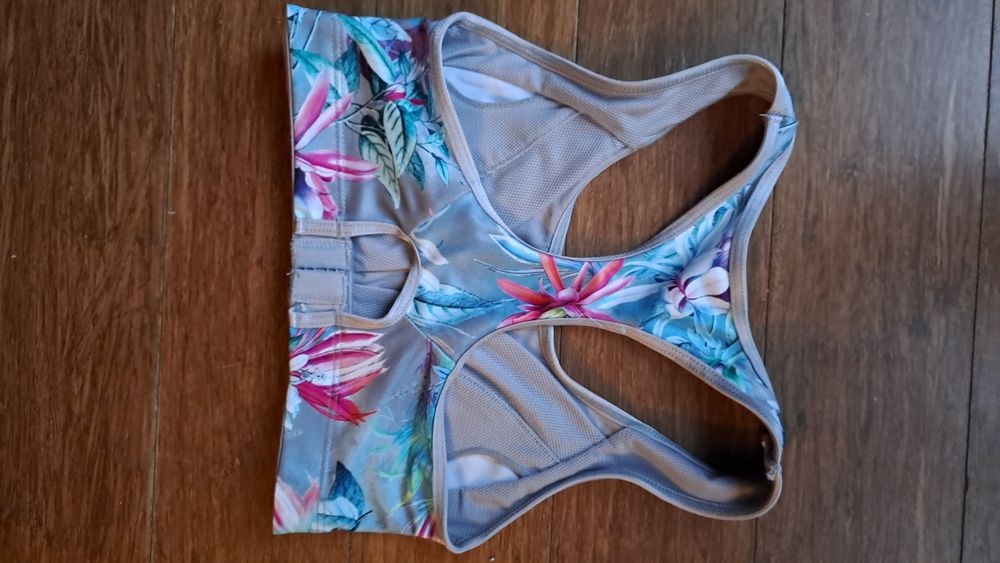 Sportowy top dziecięcy