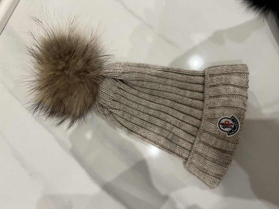 Moncler czapka z pomponem