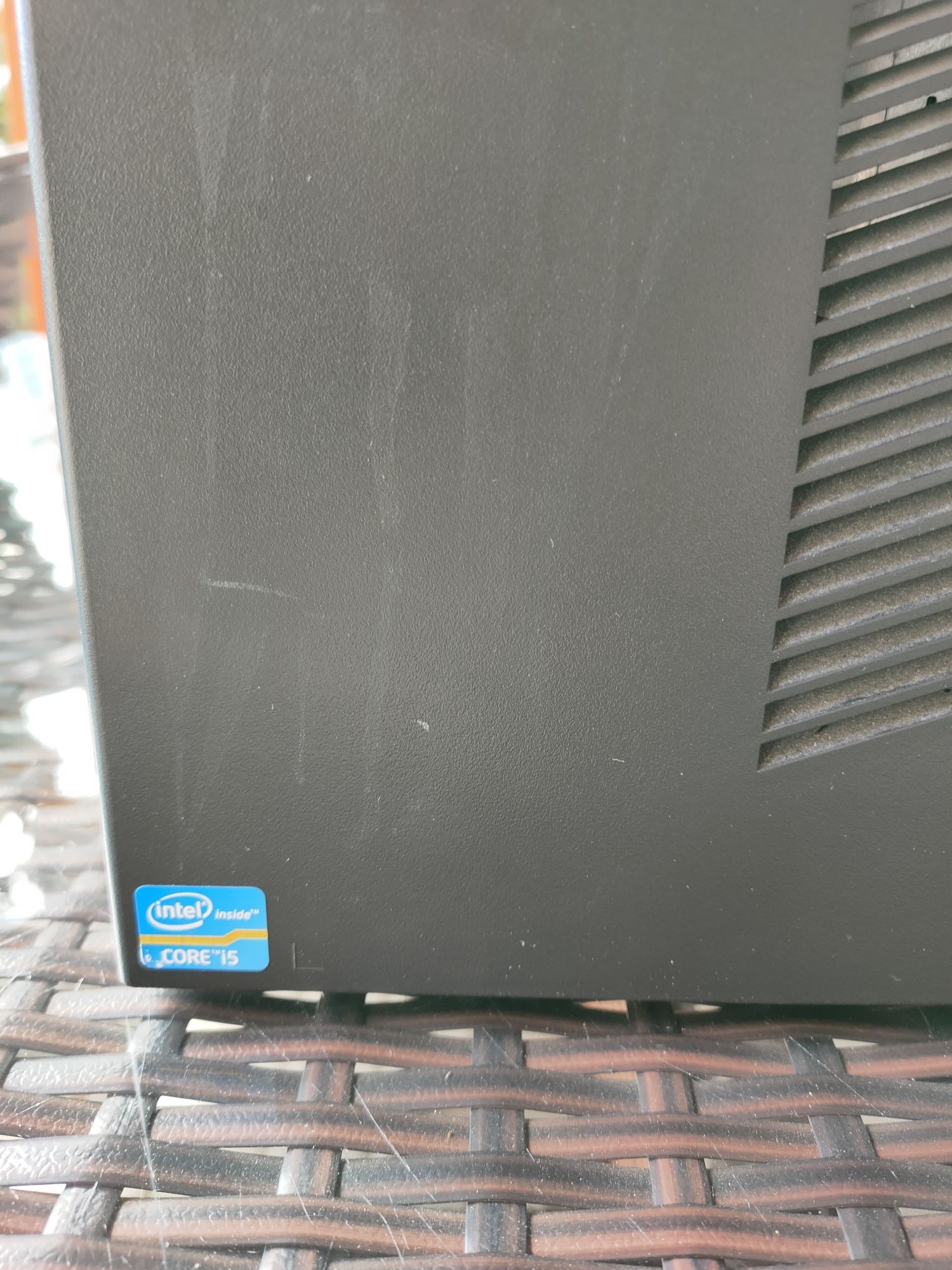 Komputer stacjonarny PC i5 karta graficzna GT730 2 GB.