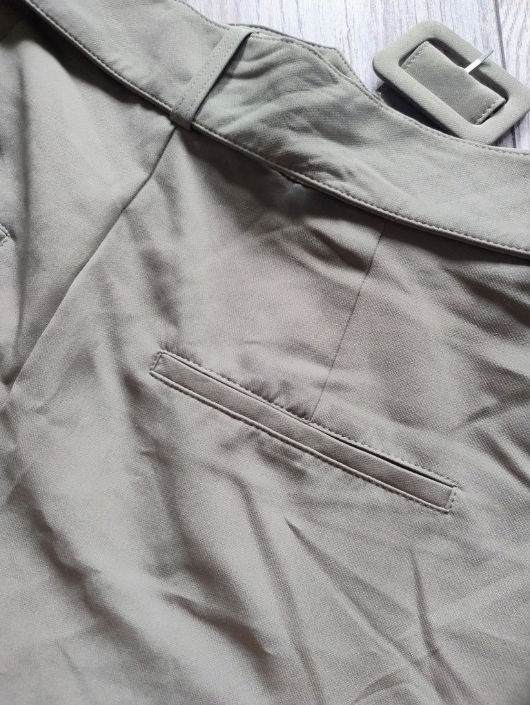 Spodenki szorty z wysokim stanem, r.42, khaki