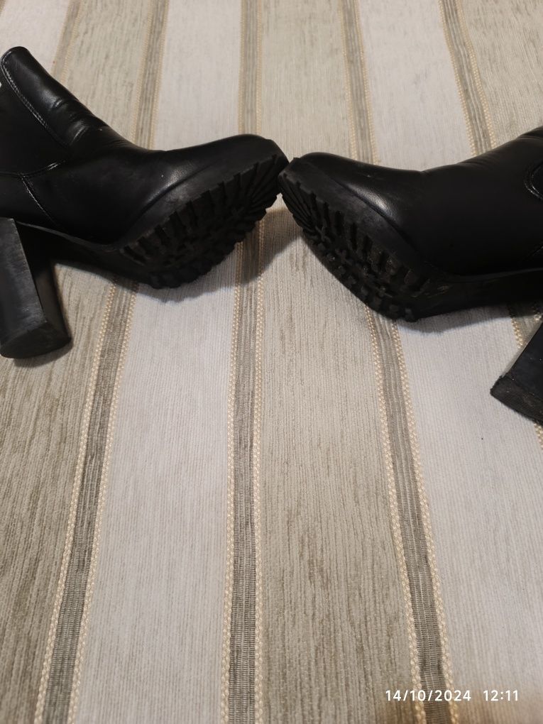 Botas pretas T-36