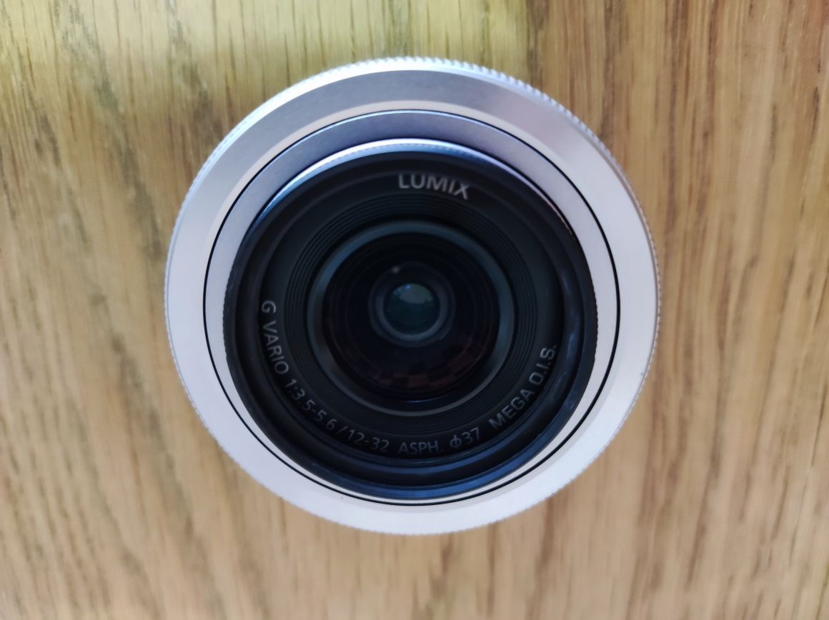 Objetiva Lumix 12-32.