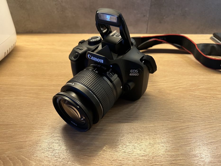 Зеркальний Фотоапарт Canon 4000D 18-55