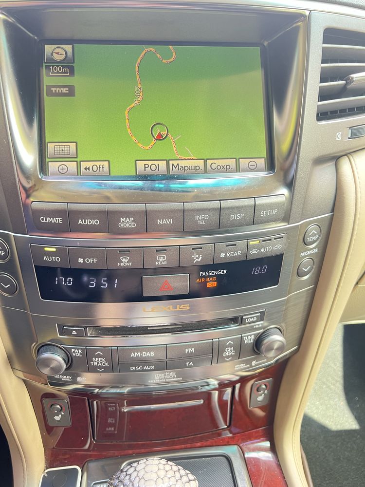 Автомобіль Лексус Лх 570