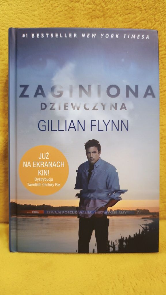 Gillian Flynn - Zaginiona dziewczyna. Twarda okładka. Stan idealny.