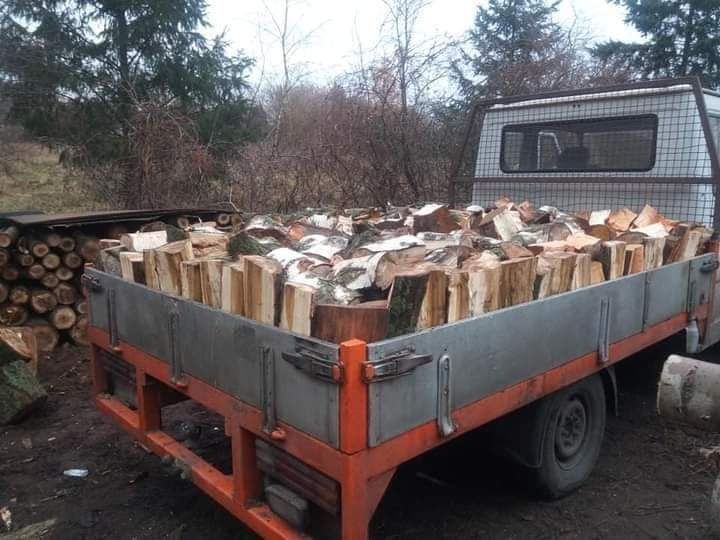 Tanie drewno liściasta kominek i opał