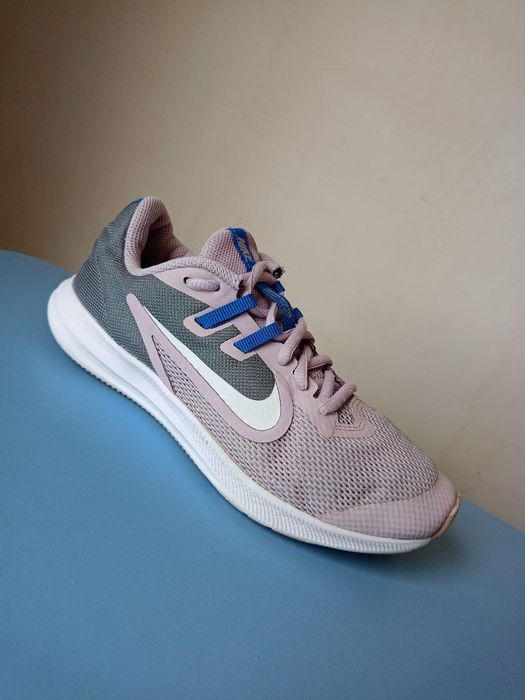 Кросовки Nike 35p мокасини хайтопи кросівки