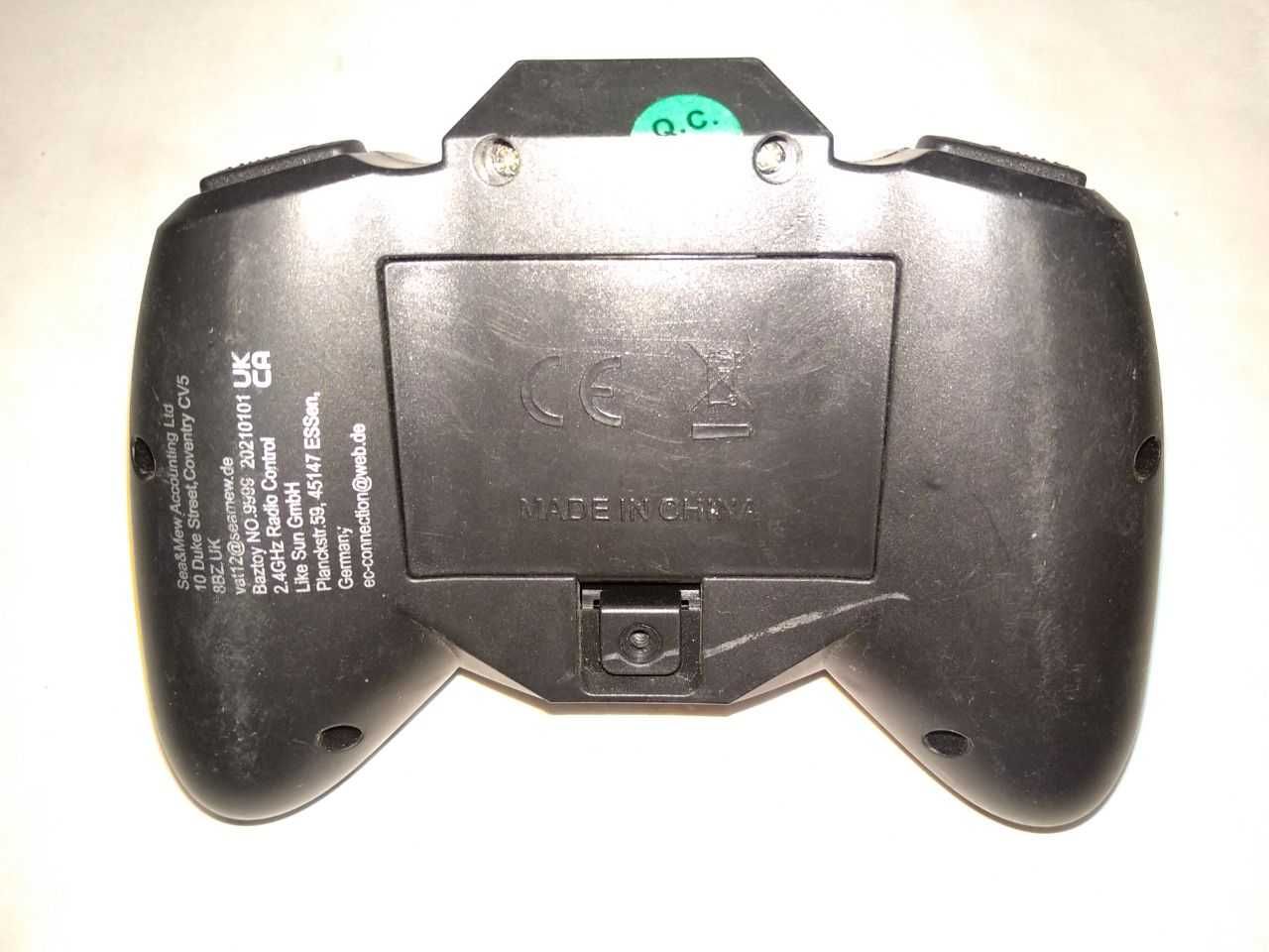 Пульт управления для игрушечного автомобиля 2.4 GHz