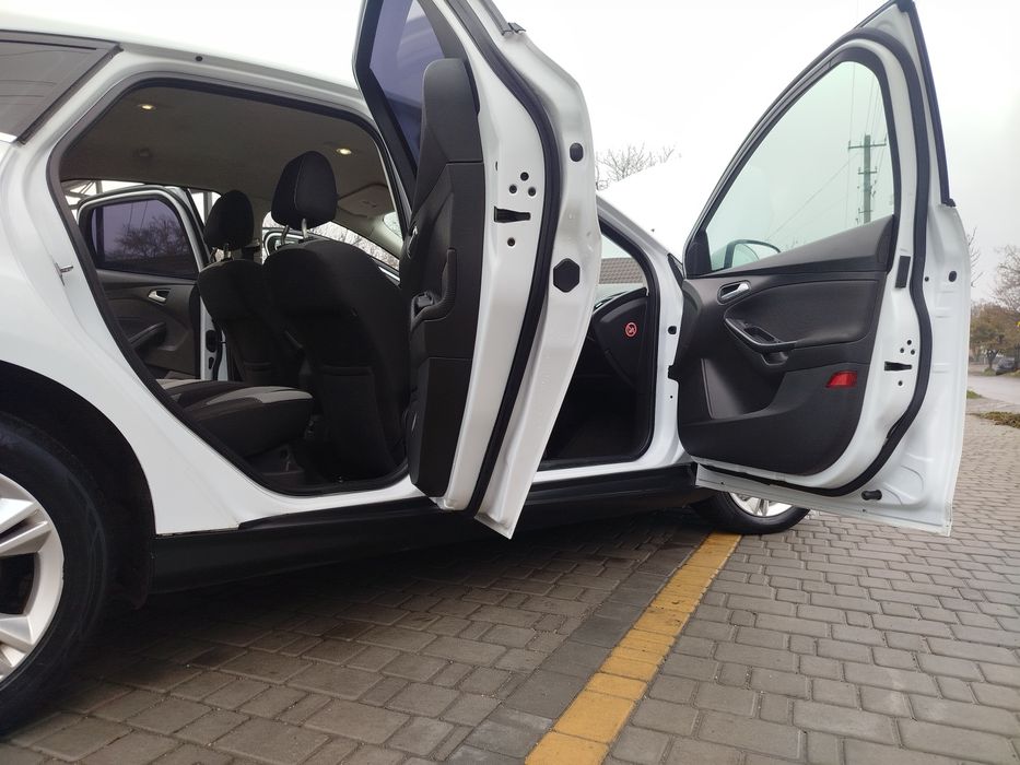 Ford Focus 3 2011року 1.6л турбобензин