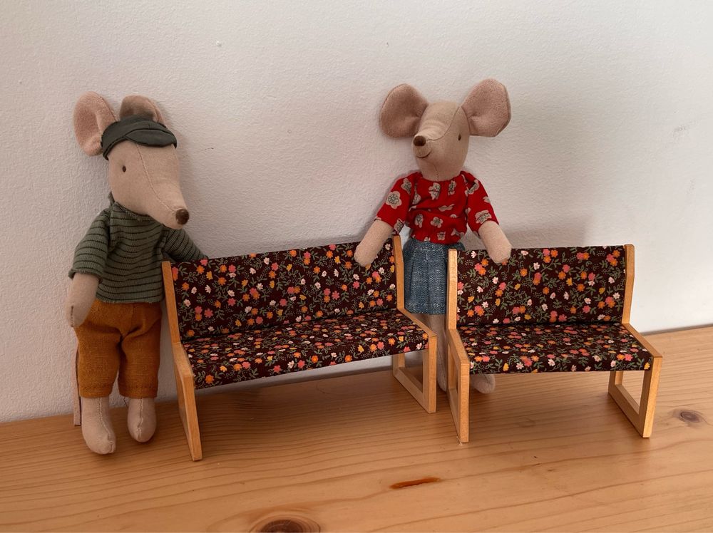 Drewniane ławeczki dla lalek myszek maileg
