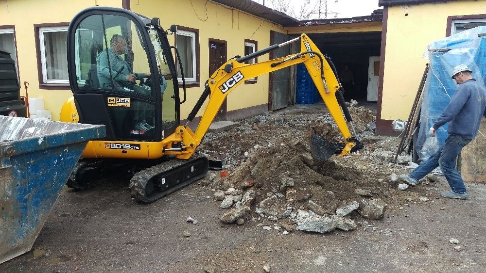 wywóz gruzu piachu ziemi z załadunkiem hds W-wa wywrotka gruz piasek