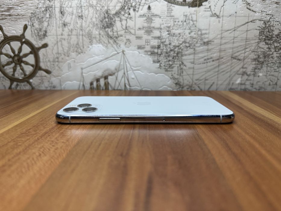 iPhone 11 Pro • 256GB • Etui • Kabel