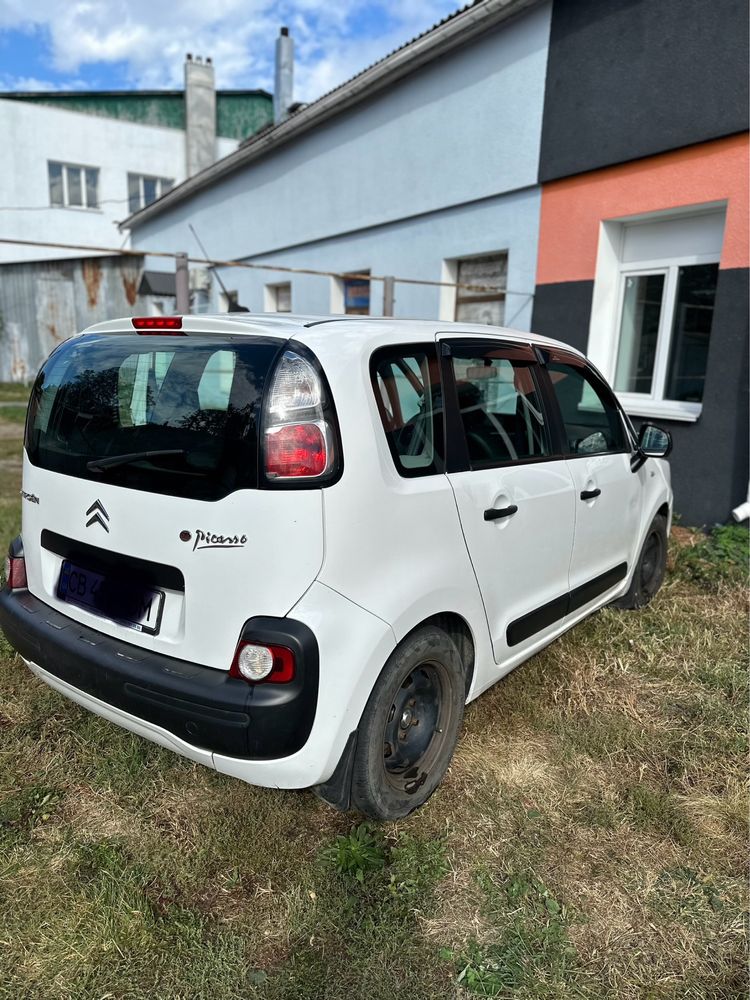 Продам автомобіль в чудовому стані.