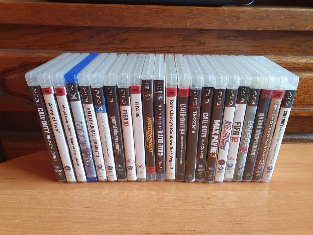 Konsola PlayStation PS3 + 2 pady+ 22 gry stan bdb