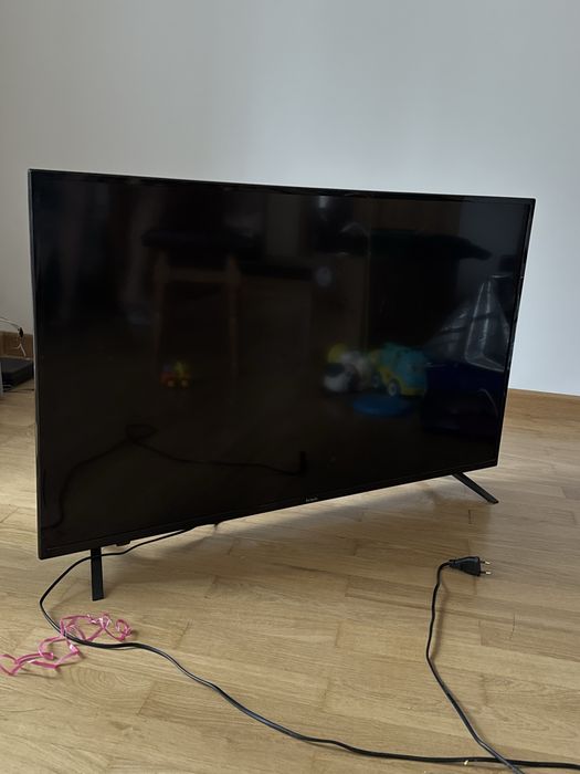 Телевізор Bravis 42 дюйма