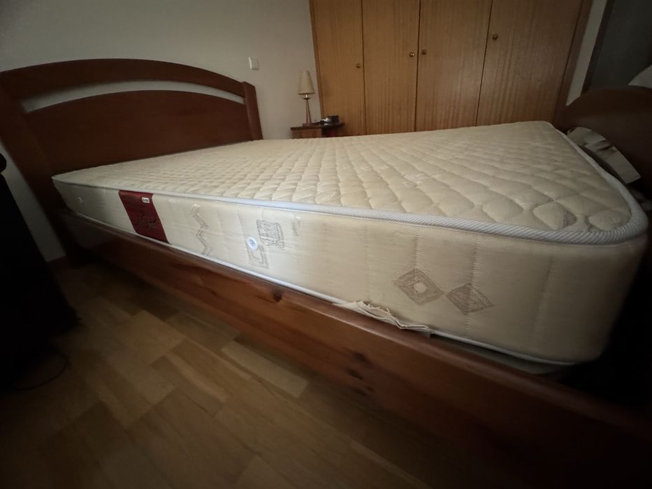 Cama completa com colchão ortopedico
