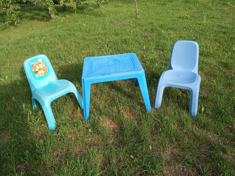 Stolik i krzesełka ogrodowe dla dzieci