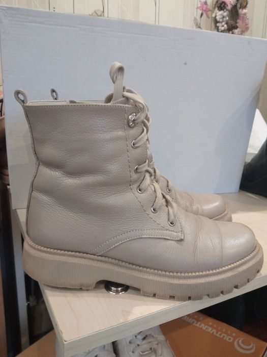 Продам женские зимние кожаные ботинки Fashion