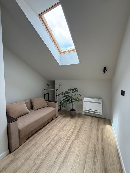 Продаж котеджу з дизайнерським ремонтом та меблями