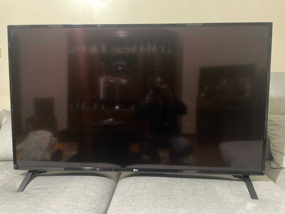 SMART TV Para Peças -  LG 49´ (124cm) - com comando