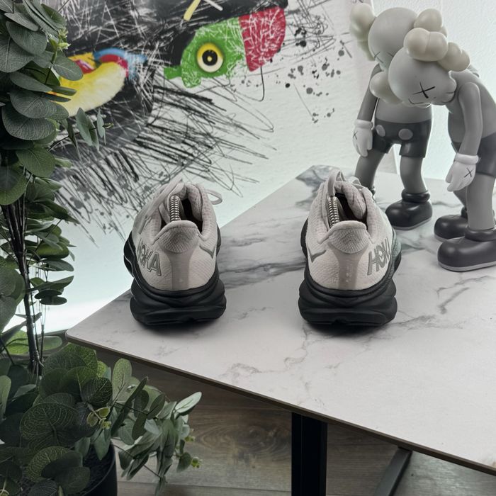 Кросівки Hoka Clifton 9 38.5 розмір E1097