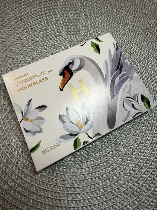 Hourglass Swan paleta