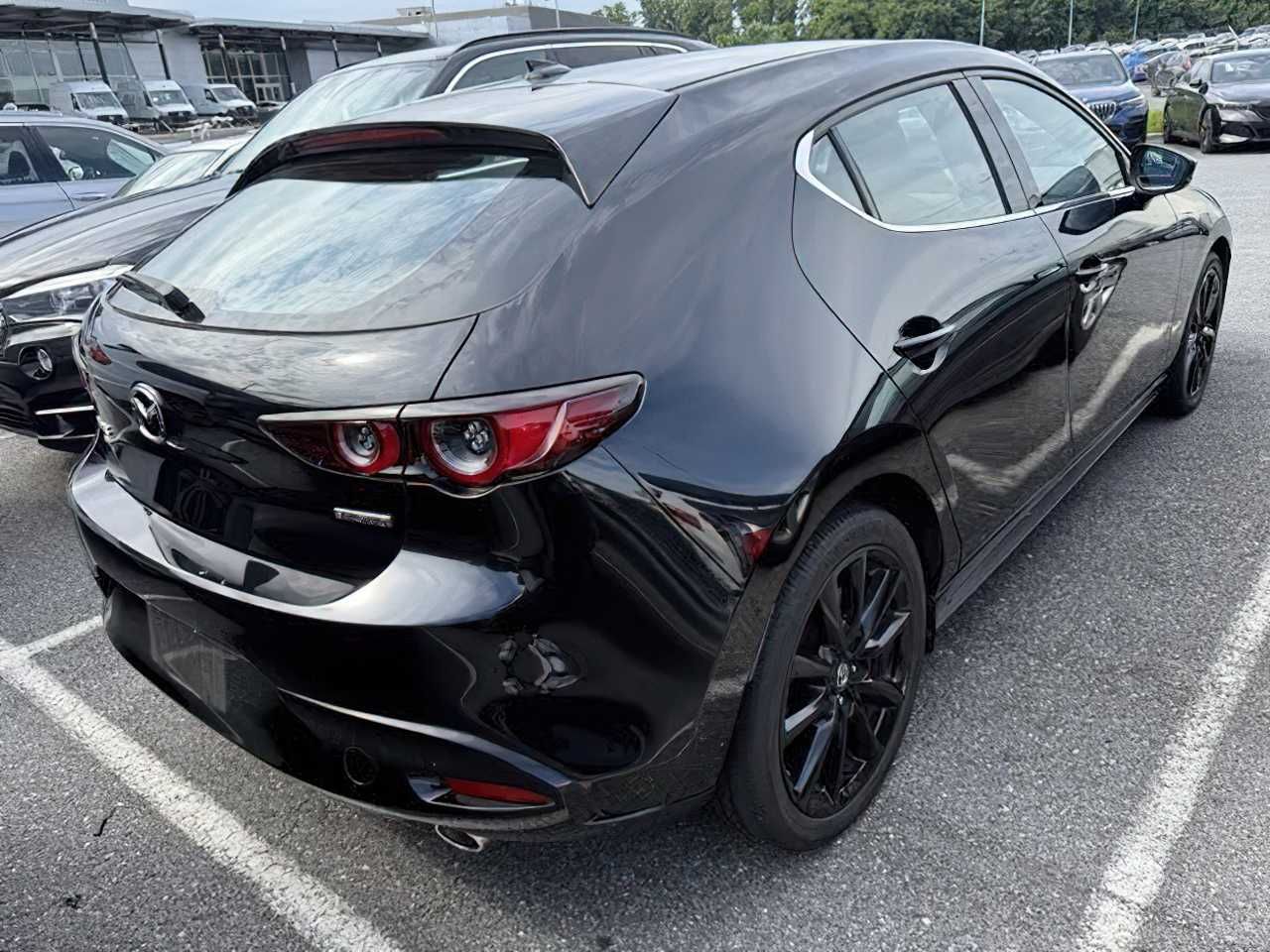 Mazda 3     2020