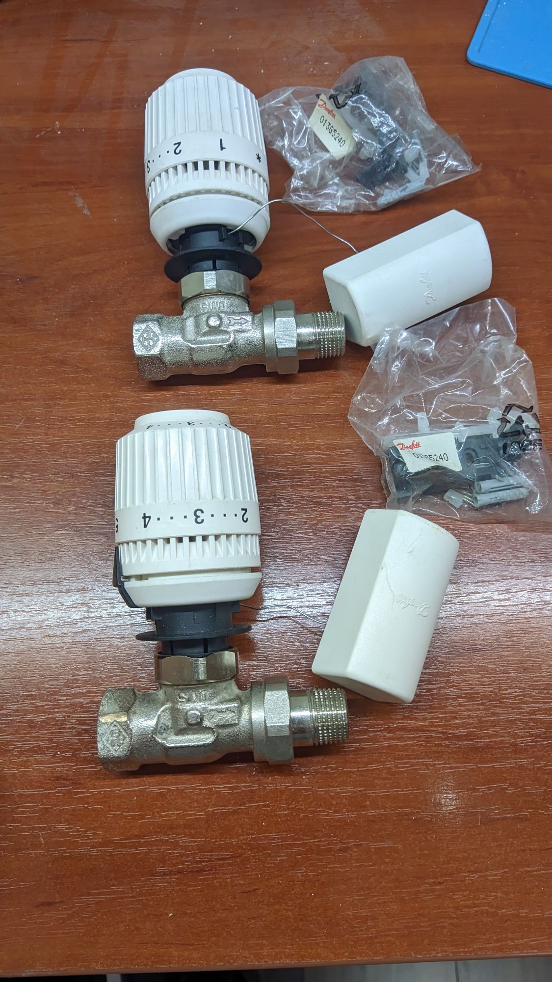 Термоголовки + крани Danfoss 1/2 дюйми на радіатор батарею